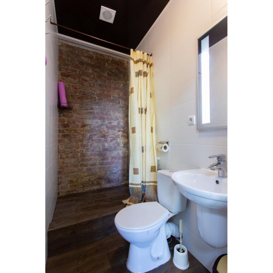 Studio Apartments In The City Center ハルキウ エクステリア 写真