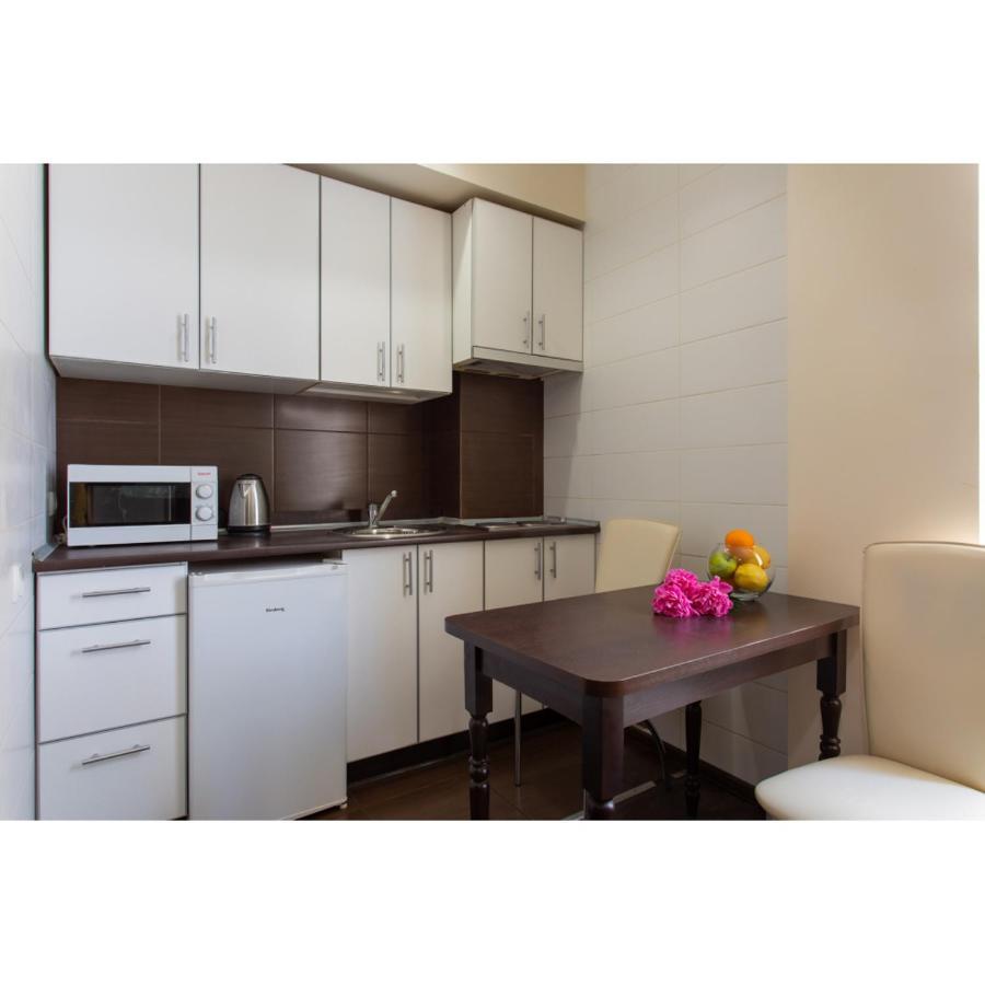 Studio Apartments In The City Center ハルキウ エクステリア 写真