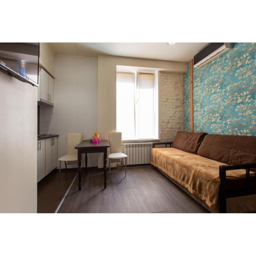 Studio Apartments In The City Center ハルキウ エクステリア 写真