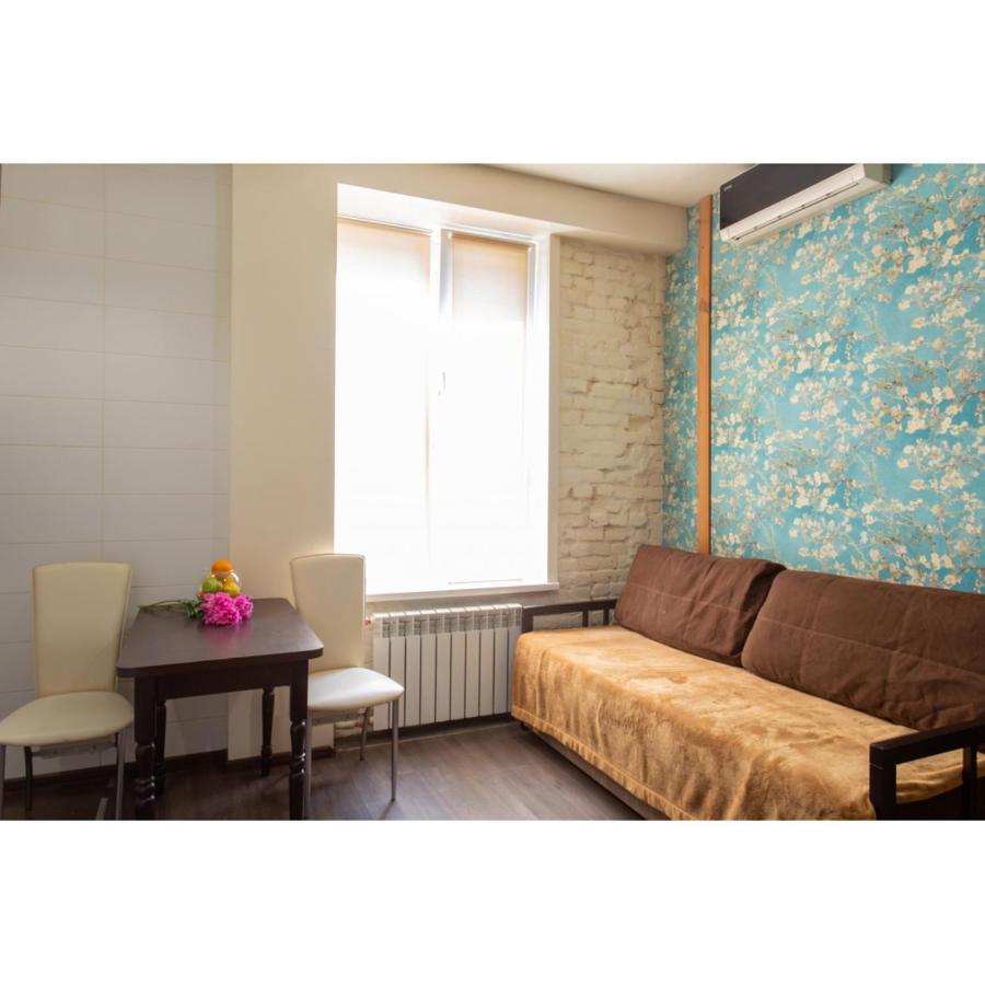 Studio Apartments In The City Center ハルキウ エクステリア 写真